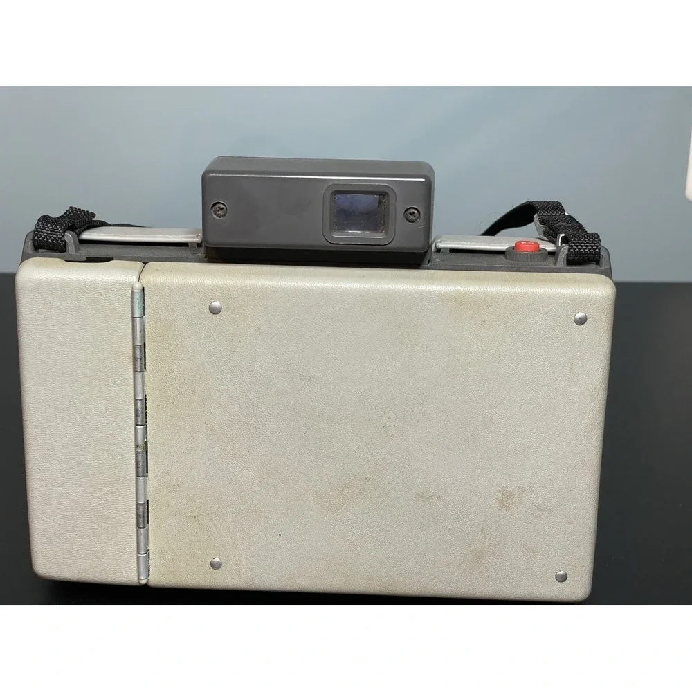 Polaroid Automatic 210 Land Camera With User's Manual & Literature Untested